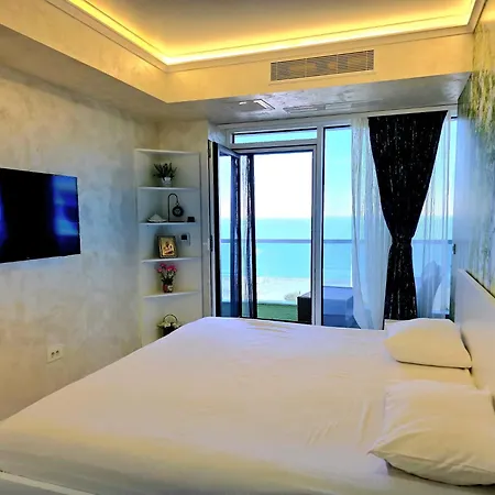 Apartment Edyson White Titanic By Endless Summer - Premium Sea View *